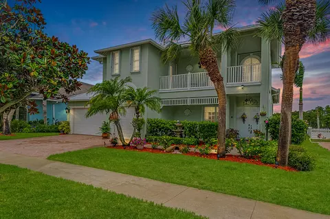 205 NW Magnolia Lakes Blvd, Port Saint Lucie, FL 34986