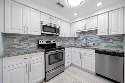 9 NE 19th Ct #C110, Wilton Manors, FL 33305