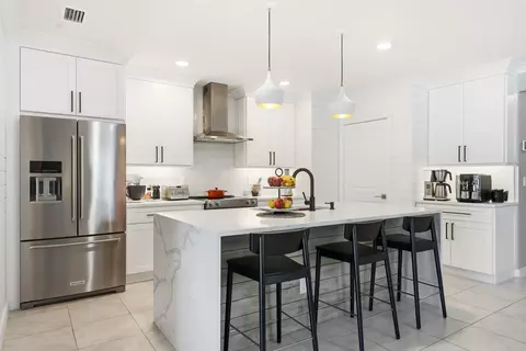 Kitchen - 3899 SE Lee St, Stuart, FL 34997 photo 2 of 5