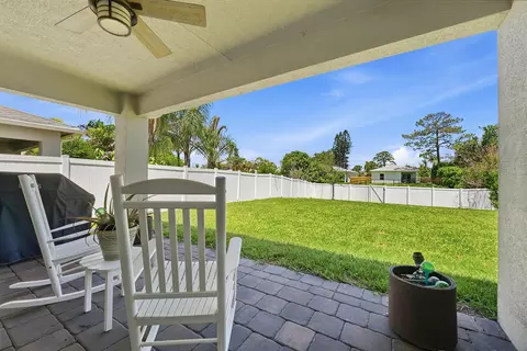 Exterior - 3899 SE Lee St, Stuart, FL 34997 photo 2 of 8