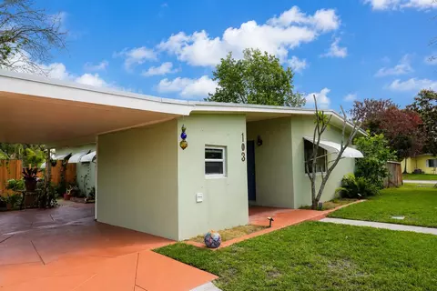 103 SE Bonita Ct, Port Saint Lucie, FL 34983