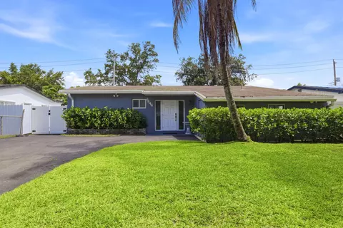 6444 Oak St, Hollywood, FL 33024