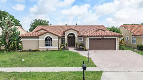 9399 Lake Serena Dr, Boca Raton, FL 33496