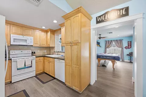 Other - 128 Banyan Cir, Jupiter, FL 33458 photo 3 of 9