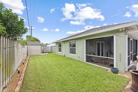 Exterior - 128 Banyan Cir, Jupiter, FL 33458 photo 7 of 12