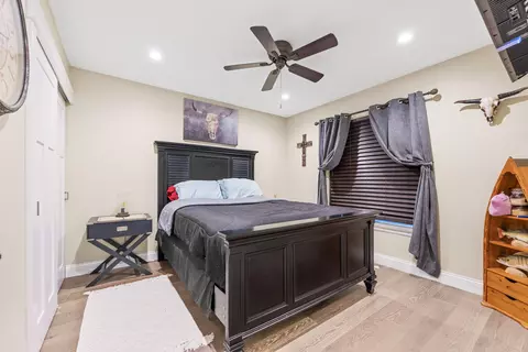 Bedroom - 128 Banyan Cir, Jupiter, FL 33458 photo 1 of 3