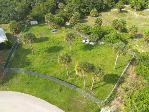 1130 SW 3rd Ct SW, Vero Beach, FL 32962