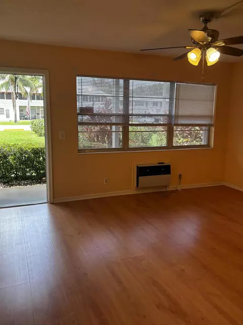 4 Sussex, West Palm Beach, FL 33417