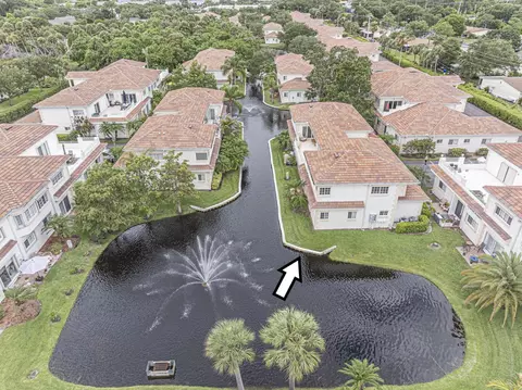 524 7th Sq #101, Vero Beach, FL 32962