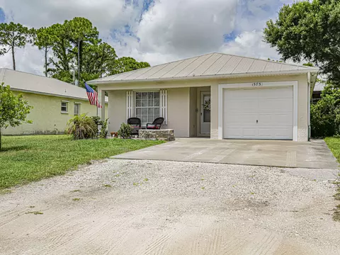 1575 17th Ct SW, Vero Beach, FL 32962