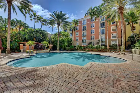 780 S Sapodilla Ave #104, West Palm Beach, FL 33401