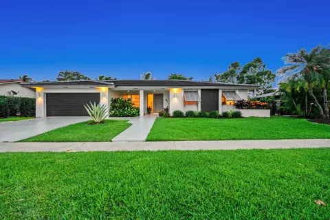 16731 Harbor Ct, Weston, FL 33326