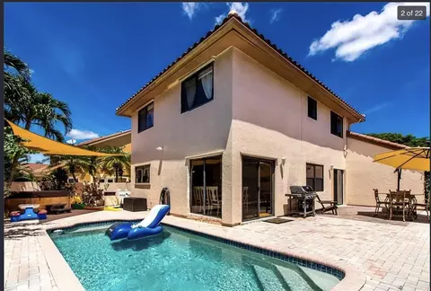 523 NW 38th Ter, Deerfield Beach, FL 33442