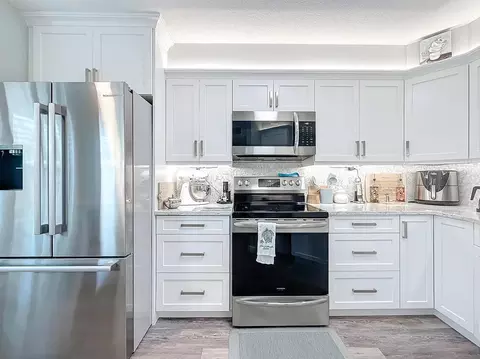 Kitchen - 3410 SE Martinique Trce #102, Stuart, FL 34997 photo 3 of 3