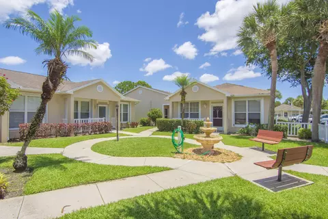 567 NW San Remo Cir, Port Saint Lucie, FL 34986