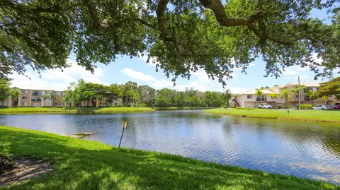 500 N Crestwood Ct N #502, Royal Palm Beach, FL 33411