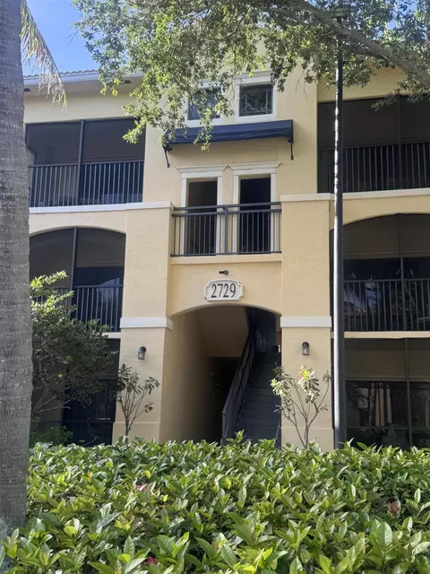 2729 Anzio Ct #107, Palm Beach Gardens, FL 33410