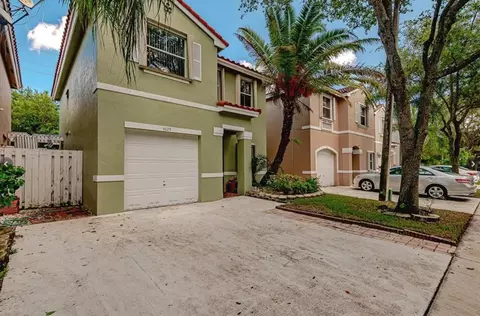 4025 Tree Tops Rd, Hollywood, FL 33026