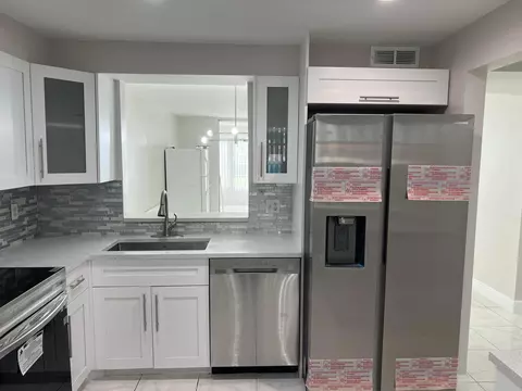 24 Abbey Ln #204, Delray Beach, FL 33446