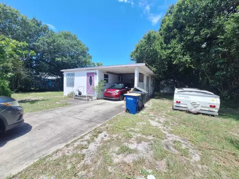 1005 Apple St, Fort Pierce, FL 34950