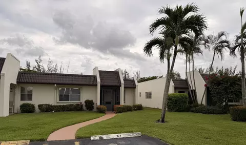 182 Lake Susan Ln, West Palm Beach, FL 33411