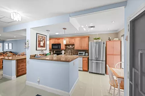 2730 SW 15th St #3-A, Delray Beach, FL 33445