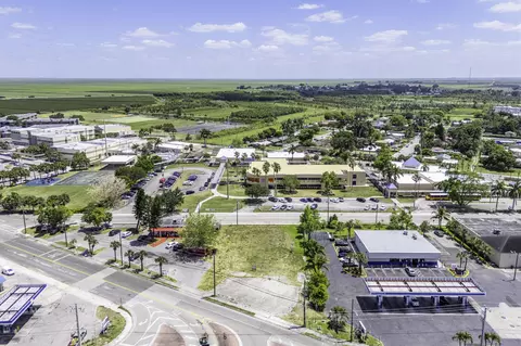 700 Larrimore Rd, Pahokee, FL 33476