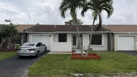 5460 S Lakewood Cir S #C, Margate, FL 33063