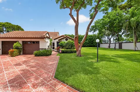 6082 Waldwick Cir, Delray Beach, FL 33484