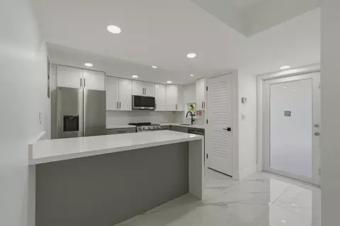 8970 S Hollybrook Blvd #205, Pembroke Pines, FL 33025