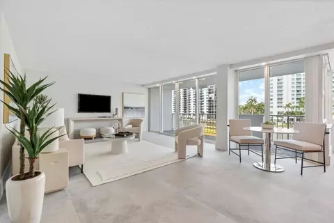 2800 E Sunrise Blvd #4C, Fort Lauderdale, FL 33304