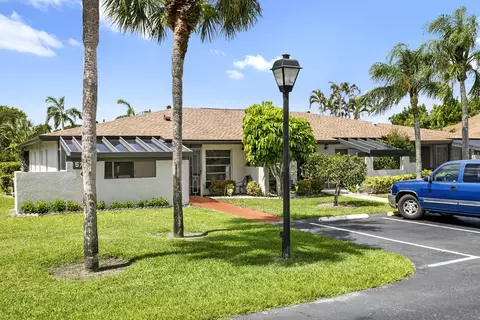 5728 Phoenix Palm Ct, Delray Beach, FL 33484