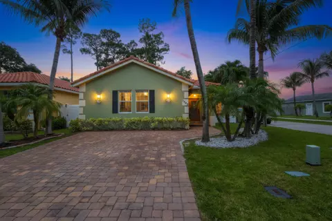 3302 Elizabeth Pl S, Palm Springs, FL 33461