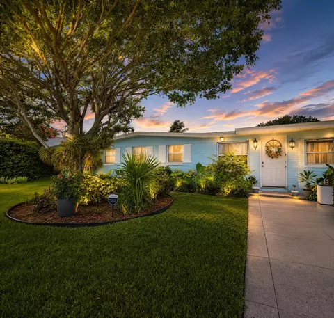 3740 Dunes Rd, Palm Beach Gardens, FL 33410