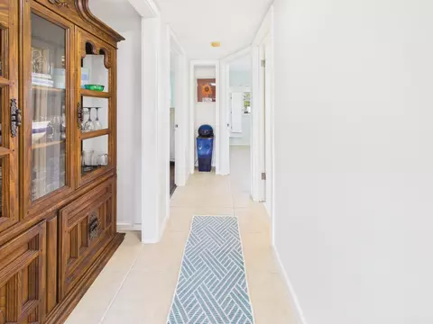Entry Way - 136 SW 85th Ave, Okeechobee, FL 34974 photo 2 of 9