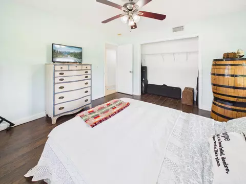 Bedroom - 136 SW 85th Ave, Okeechobee, FL 34974 photo 6 of 12