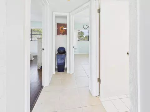 Entry Way - 136 SW 85th Ave, Okeechobee, FL 34974 photo 3 of 9