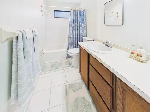 Bath - 136 SW 85th Ave, Okeechobee, FL 34974 photo 4 of 5