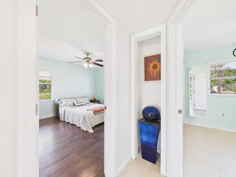 Entry Way - 136 SW 85th Ave, Okeechobee, FL 34974 photo 4 of 9