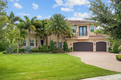 7727 Maywood Crest Dr, Palm Beach Gardens, FL 33412