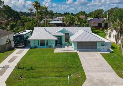 532 SE Majestic Ter, Port Saint Lucie, FL 34983
