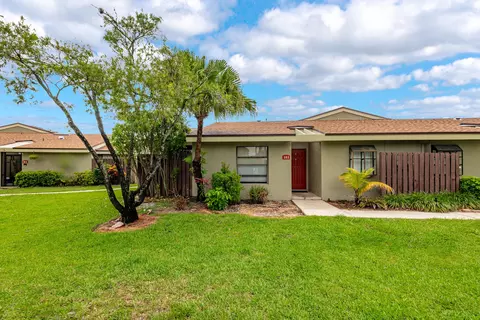 161 Meadows Dr #161, Boynton Beach, FL 33436