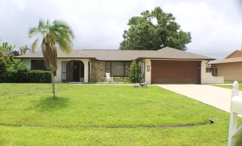 830 SEvergreen Ter, Port Saint Lucie, FL 34983