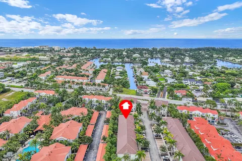 528 Bayfront Dr, Boynton Beach, FL 33435