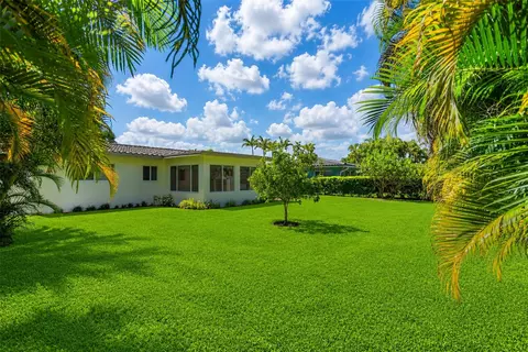 1777 NE 46th St, Oakland Park, FL 33334