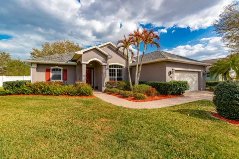240 SW Champagne Ct SW, Vero Beach, FL 32968