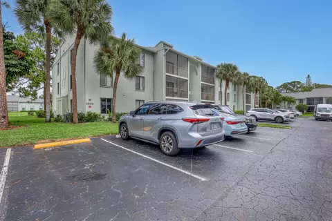 3630 Alder Dr #H1, West Palm Beach, FL 33417