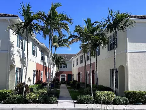 726 SW 1st Way, Pompano Beach, FL 33060