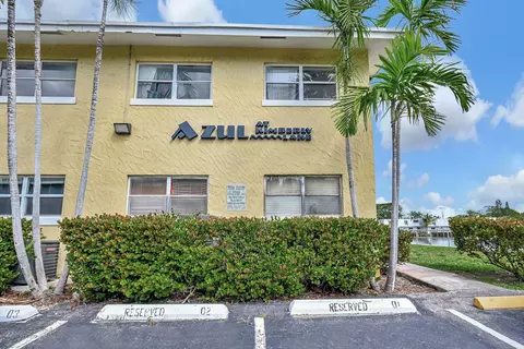 4051 NE 13th Ave, Oakland Park, FL 33334