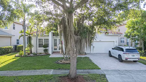 1561 NW 168th Ave, Pembroke Pines, FL 33028